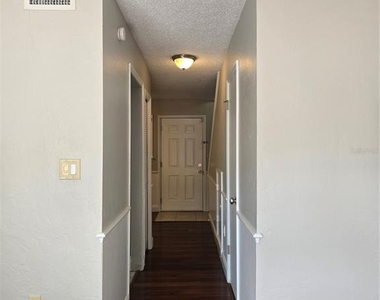 4503 Nw 41st Place - Photo Thumbnail 7