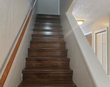 4503 Nw 41st Place - Photo Thumbnail 18