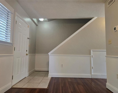 4503 Nw 41st Place - Photo Thumbnail 10