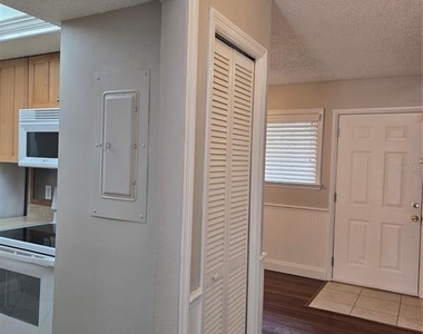 4503 Nw 41st Place - Photo Thumbnail 12