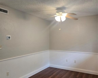 4503 Nw 41st Place - Photo Thumbnail 11