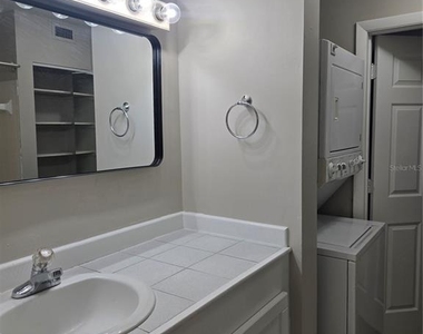4503 Nw 41st Place - Photo Thumbnail 25