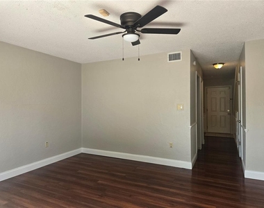 4503 Nw 41st Place - Photo Thumbnail 6
