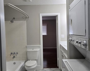 4503 Nw 41st Place - Photo Thumbnail 26