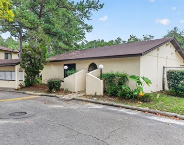 2735 Sw 35th Place - Photo Thumbnail 18
