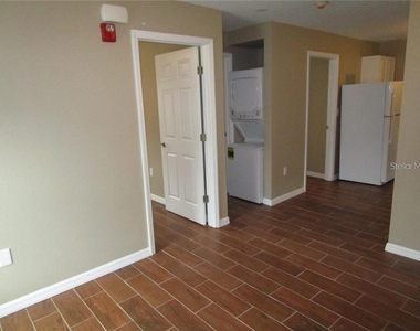 1002 E Mcdonald Avenue - Photo Thumbnail 4