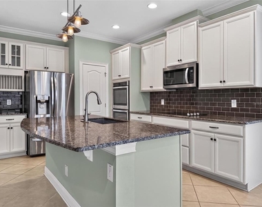 2062 Redbay Avenue - Photo Thumbnail 9