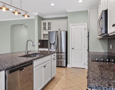 2062 Redbay Avenue - Photo Thumbnail 12