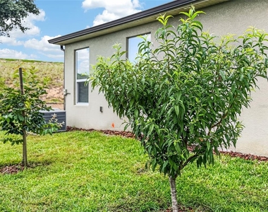 2062 Redbay Avenue - Photo Thumbnail 37