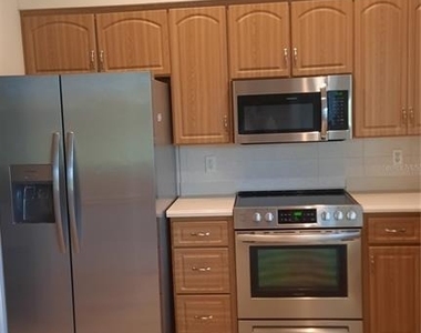 1315 Elli Circle - Photo Thumbnail 10