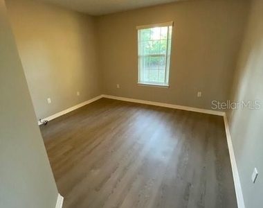 48 Renworth Lane - Photo Thumbnail 8