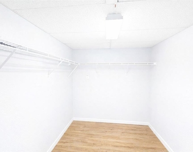 2549 River Preserve Court - Photo Thumbnail 6