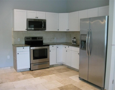 2009 Cocoanut Avenue - Photo Thumbnail 2
