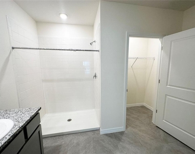 5105 Vecchio Court - Photo Thumbnail 12