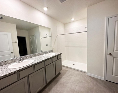 5105 Vecchio Court - Photo Thumbnail 11