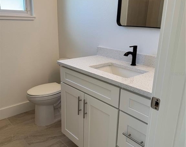 10490 Pendleton Avenue - Photo Thumbnail 6