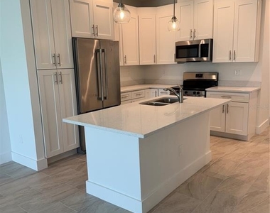 10490 Pendleton Avenue - Photo Thumbnail 7