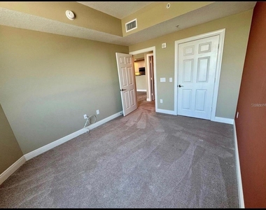 800 N Tamiami Trail - Photo Thumbnail 9