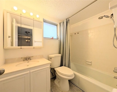4129 Lake Bayshore Drive - Photo Thumbnail 14