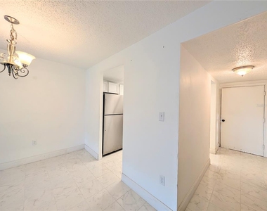 4129 Lake Bayshore Drive - Photo Thumbnail 10