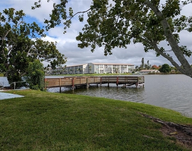 4129 Lake Bayshore Drive - Photo Thumbnail 26