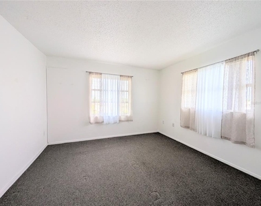 4129 Lake Bayshore Drive - Photo Thumbnail 9