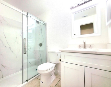 12091 Crossgate Avenue - Photo Thumbnail 6