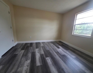 12091 Crossgate Avenue - Photo Thumbnail 7