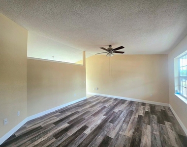 12091 Crossgate Avenue - Photo Thumbnail 5