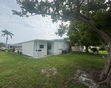 808 53rd Avenue E - Photo Thumbnail 3