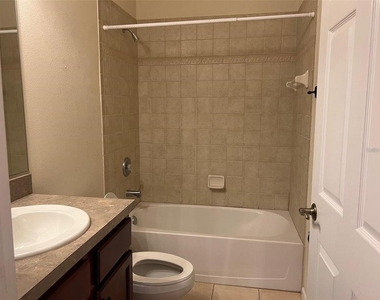 9035 Vista Verde Drive - Photo Thumbnail 11