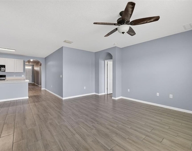 4042 Wayfarer Way - Photo Thumbnail 7