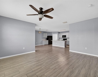 4042 Wayfarer Way - Photo Thumbnail 6