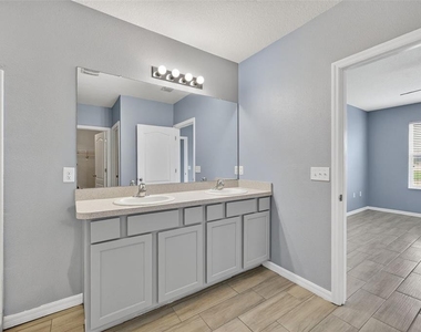 4042 Wayfarer Way - Photo Thumbnail 15
