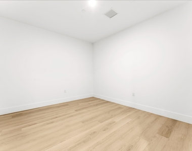 55 Broad Street - Photo Thumbnail 5