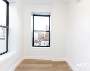 589 Knickerbocker Avenue - Photo Thumbnail 3