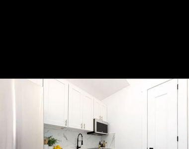 161 West 54th Street - Photo Thumbnail 5
