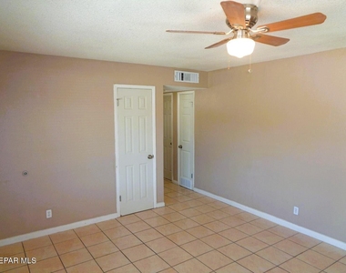8724 Polaris Street - Photo Thumbnail 2