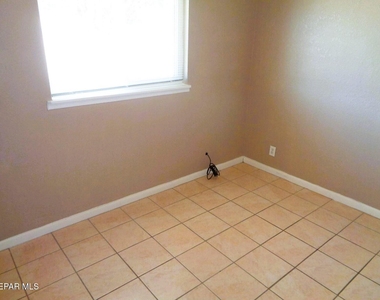 8724 Polaris Street - Photo Thumbnail 17
