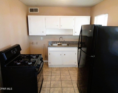 8724 Polaris Street - Photo Thumbnail 7