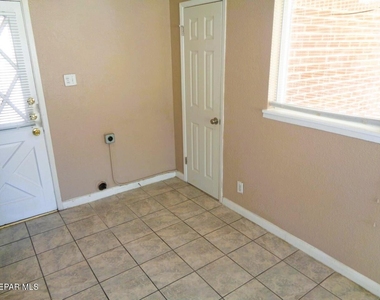 8724 Polaris Street - Photo Thumbnail 4