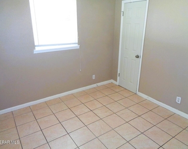 8724 Polaris Street - Photo Thumbnail 15