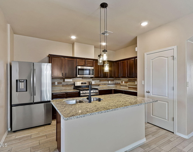 3921 Desert Dunes Drive - Photo Thumbnail 13