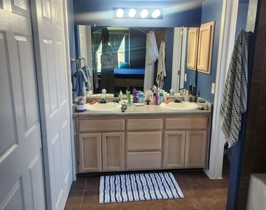 3281 Emerald Point Drive - Photo Thumbnail 8
