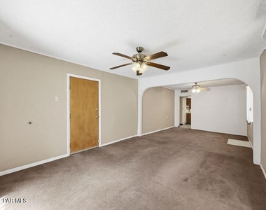 921 Olive Avenue - Photo Thumbnail 10