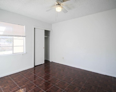 209 San Saba Road - Photo Thumbnail 14