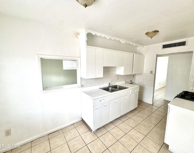 209 San Saba Road - Photo Thumbnail 7