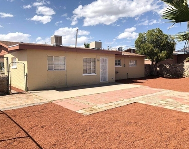 209 San Saba Road - Photo Thumbnail 22