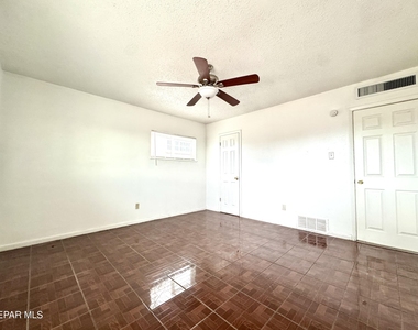 209 San Saba Road - Photo Thumbnail 19