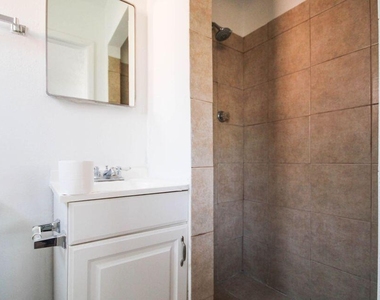 209 San Saba Road - Photo Thumbnail 9